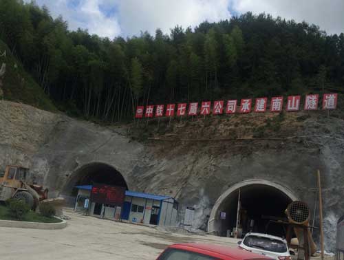 钢筋套筒在隧道建设中的应用图片