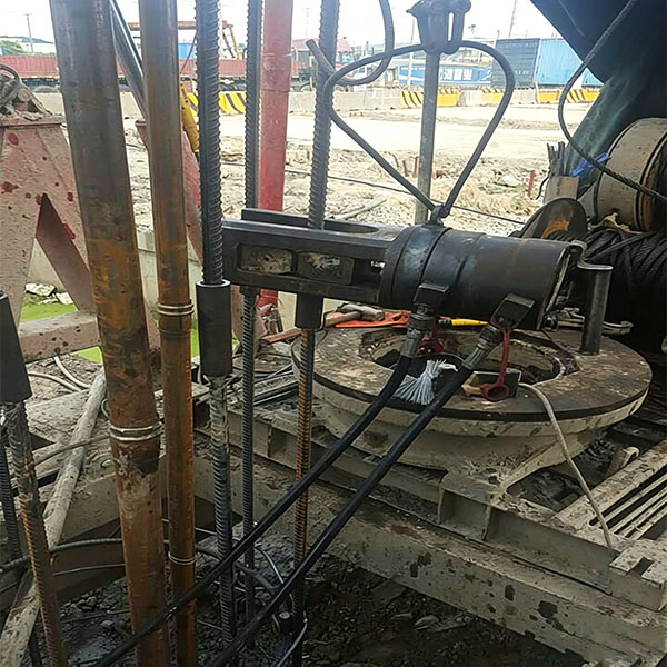 冷挤压西安钢筋套筒施工现场-1.jpg